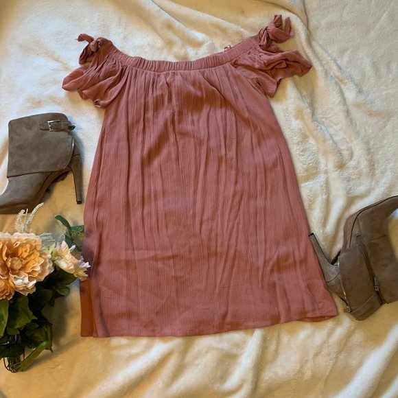 NWT Blush Flowing Cold Shoulder Top Nordstrom - Picture 2 of 7